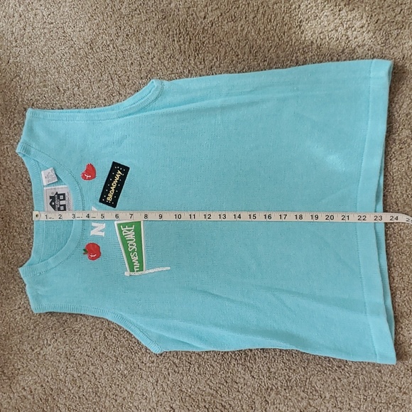 Like new & RARE! Vintage Storybook Knits NY TIMES SQUARE 2pc sweater set - Picture 3 of 15